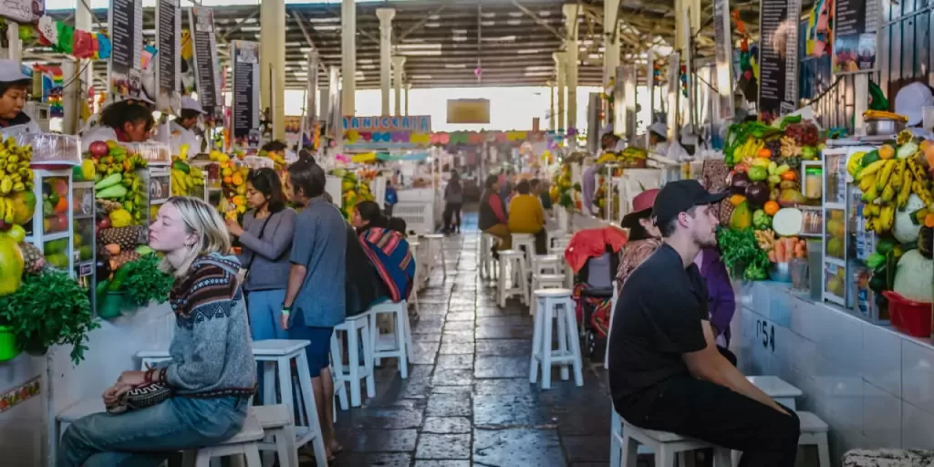 Mercado San Pedro, mochileros en cusco sección jugos